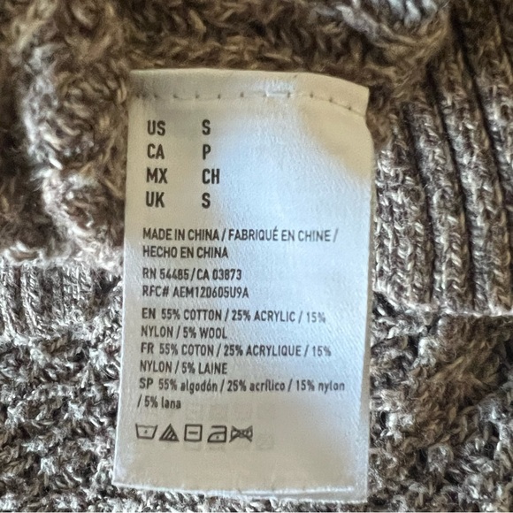 American Eagle Outfitters Wool Blend V-Neck Sweater Tan size S EUC - Picture 4 of 4